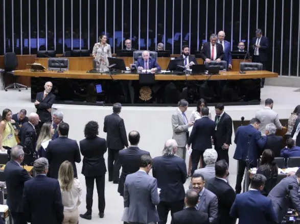 Câmara aprova texto base da proposta que retoma gradualmente imposto sobre a folha de pagamento