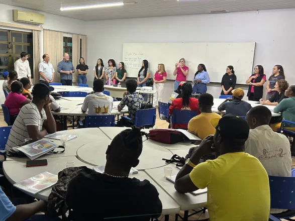 Sicredi Vale do Piquiri Abcd PR/SP oferece curso de português para imigrantes