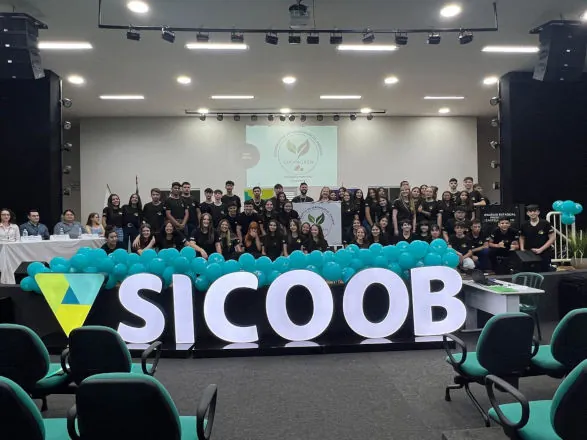 Sicoob Meridional funda Cooperativa Escolar no Ensino Médio