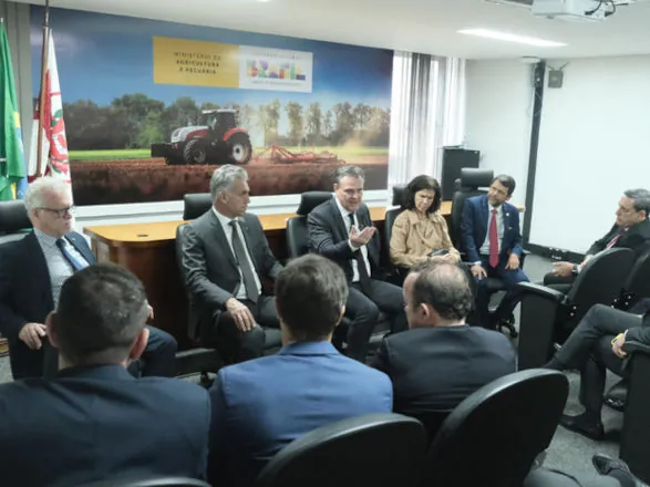 Fávaro anuncia apoio para produtores afetados por incêndios
