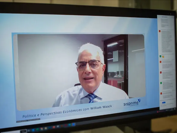 Sisprime do Brasil celebra seus 27 anos com palestra de William Waack