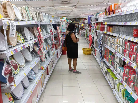 Influenciadas por artigos de uso pessoal e doméstico, vendas no varejo variam -0,3% em agosto