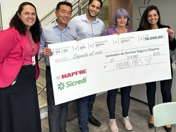 Sicredi Vale do Piquiri Abcd PR/SP entrega prêmio de R$ 50 mil a associada de Ribeirão Pires (SP)  