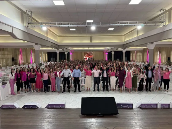 Sicredi Centro Sul PR/SC/RJ realiza o tradicional evento “Outubro Rosa” no Paraná e Rio de Janeiro 