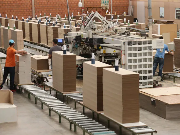 Paraná lidera crescimento da produção industrial em vários segmentos