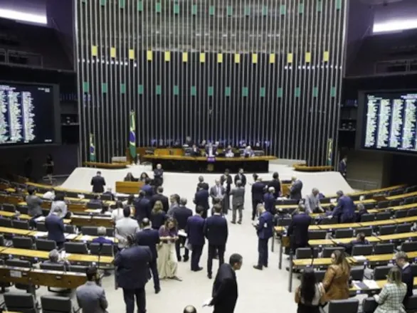Câmara aprova projeto que regulamenta o mercado de carbono no Brasil; texto segue para sanção