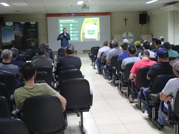 Coprossel e Bayer promovem treinamento técnico com foco em novas tecnologias agrícolas