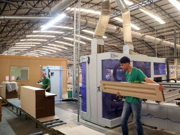 Paraná foi o 3º estado que mais gerou empregos com carteira assinada no ano, aponta Caged