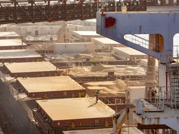 Com vendas recordes ao Oriente Médio, exportações do Paraná chegam a US$ 21 bilhões no ano