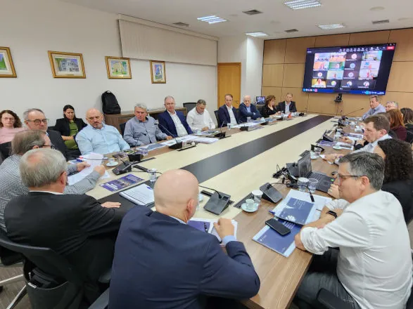 Sistema Ocepar apresenta resultados de 2024 em reunião da diretoria 