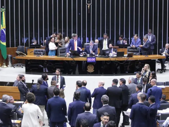 Regulamentação da reforma tributária é aprovada pela Câmara dos Deputados