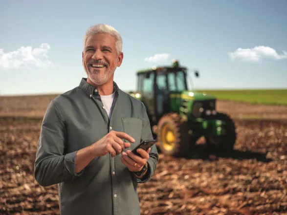 Sicredi renova parceria para fortalecer agronegócio no Show Rural 2025