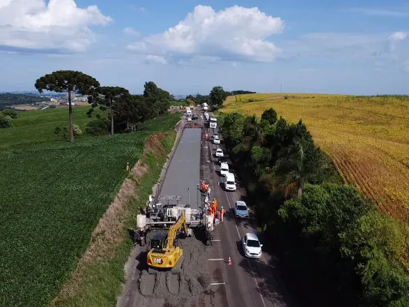 PRC-280 entre Pato Branco e Clevelândia já está recebendo restauração em concreto