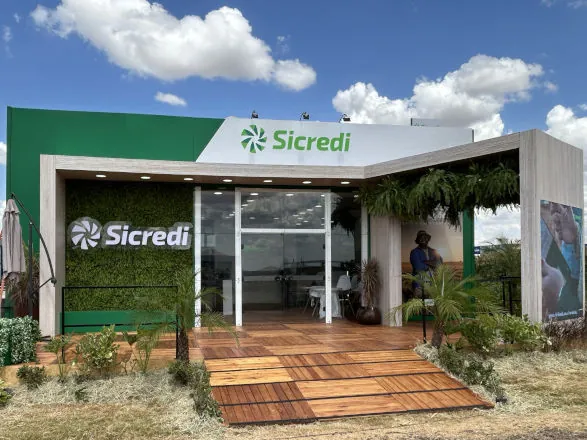 Sicredi Vale do Piquiri Abcd PR/SP reforça parceria com o agronegócio no Dia de Campo de Verão da C.Vale