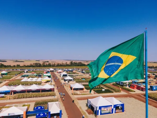 C.Vale mostra tecnologia em realidade virtual no Dia de Campo