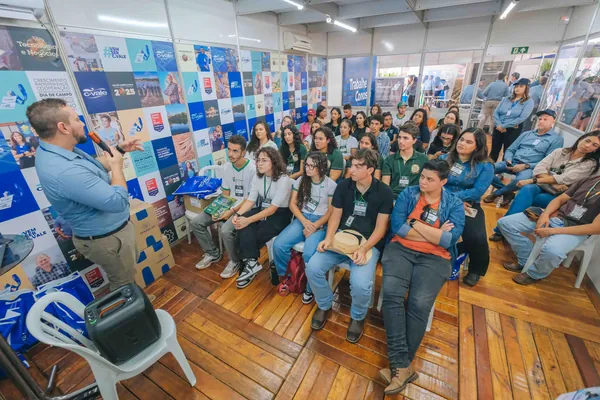 Dia de campo atrai profissionais em busca de vagas de trabalho 