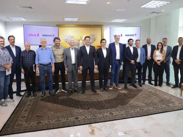 Governador recebe presidente da Vivo e discute ampliação de conectividade no Paraná