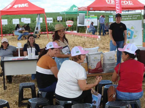 Dia de Campo da Coprossel em Porto Barreiro reuniu produtores e técnicos em prol de maiores produtividades
