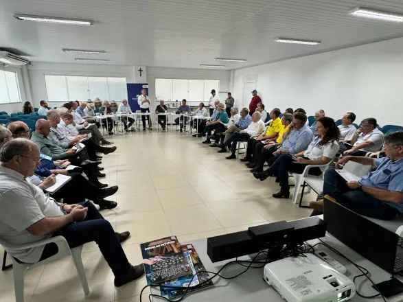 Diretorias da Ocepar e Fecoopar realizam primeira reunião do ano no Show Rural Coopavel