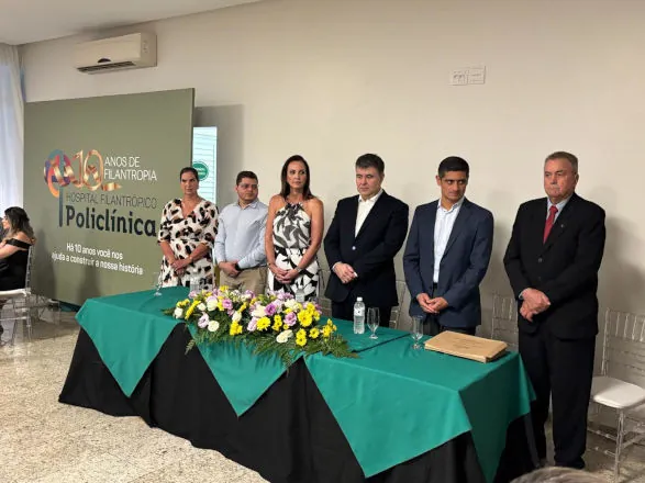 Uniprime patrocina formatura da turma de residentes da Policlínica de Pato Branco