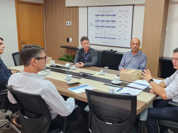 Representantes da Cresol Horizonte visitam Sistema Ocepar