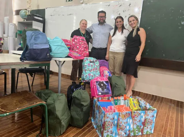 Sicoob Metropolitano beneficia comunidades locais com campanha de arrecadação de materiais escolares