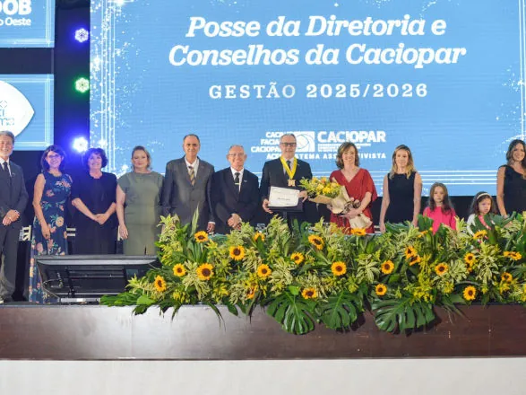 Zydek recebe comenda da Caciopar 