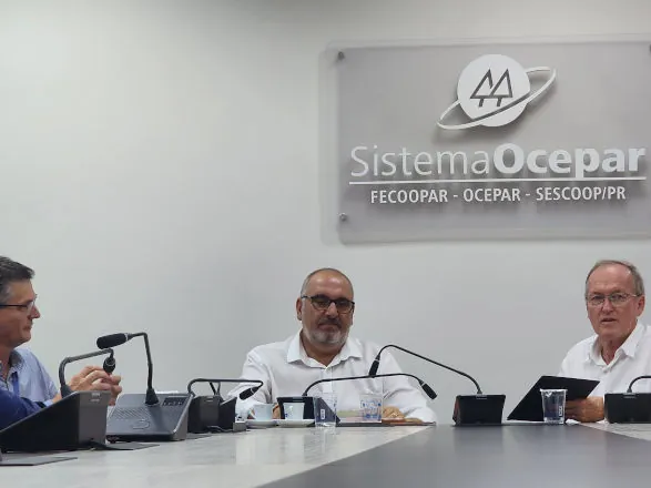 Sistema Ocepar recebe visita da Cresol Central Baser