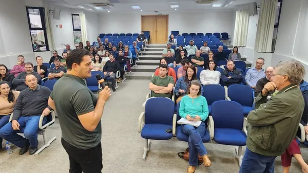 Iniciativa do Sistema Ocepar leva Cooperativa Coasul à Assembleia Legislativa do Paraná