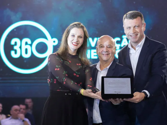 Sicoob Aliança conquista Troféu Cisne no 360º - Convenção de Negócios 2025
