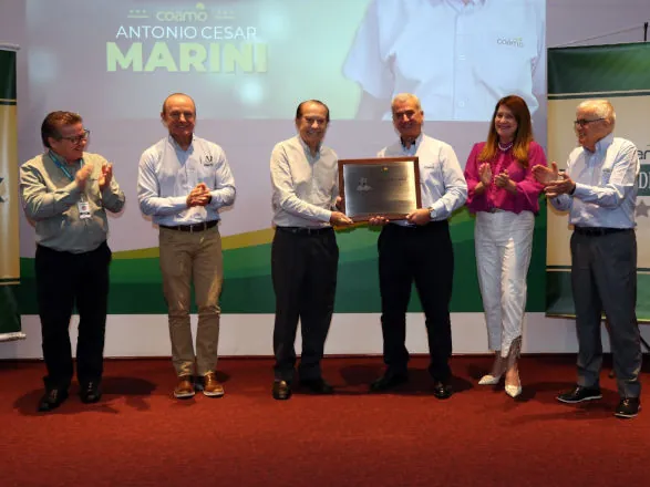 Antonio Cesar Marini, gerente de Gestão de Pessoas, completa 40 anos de Coamo 