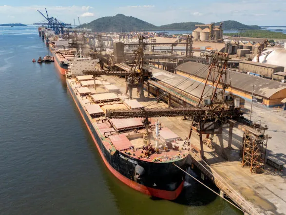 Movimentação de cargas nos portos do Paraná cresce 6,3% no primeiro trimestre