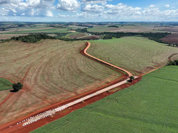 R$ 1,5 bilhão em 1,6 mil km: pavimentação transforma áreas rurais do Paraná