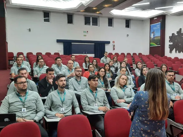 Programa de Desenvolvimento de Talentos da Credicoamo tem programação presencial em Campo Mourão   