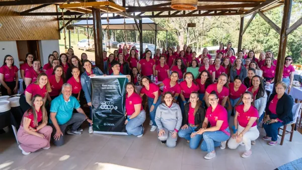 Cresol capacita jovens, crianças e mulheres com projetos de educação financeira