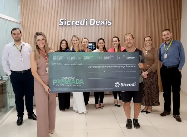 Sicredi Dexis contempla dois associados com a Poupança Premiada