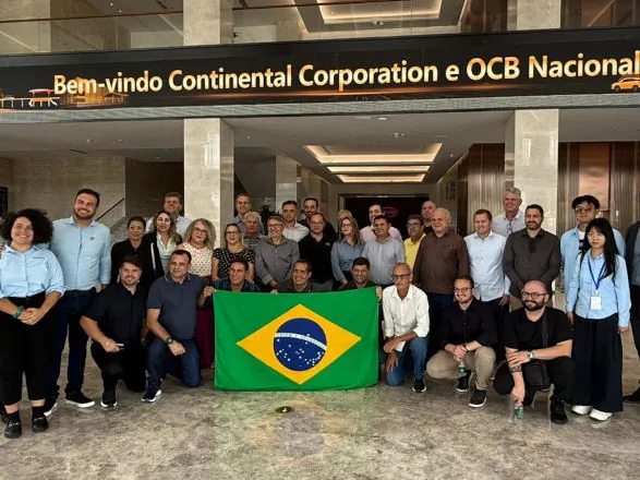Em Shenzhen, comitiva de cooperativas de transporte visita sede da BYD e conhece tecnologias de mobilidade elétrica 