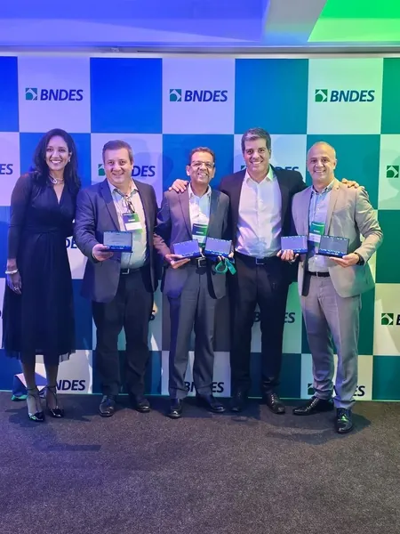 Sicoob se destaca no Prêmio BNDES 2024 com reconhecimento em cinco categorias
