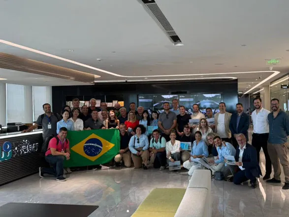 Cooperativistas do ramo transporte cumprem agenda com compromissos estratégicos na China 