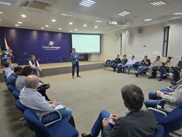 Cooperativas paranaenses discutem parcerias e programa de certificação do PRC300