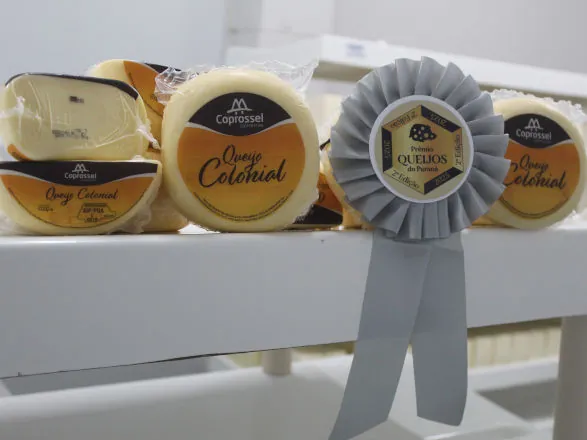 Queijo Premiado Coprossel já está nas gôndolas dos supermercados e panificadoras da região