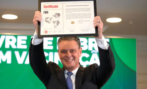 Fávaro participa de cerimônia na França que reconhece o Brasil como livre de febre aftosa sem vacinação