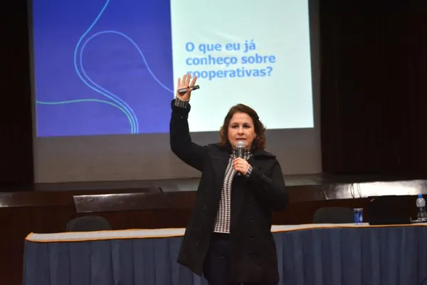 Cooperativismo é tema de palestra no Unicentro, câmpus de Irati