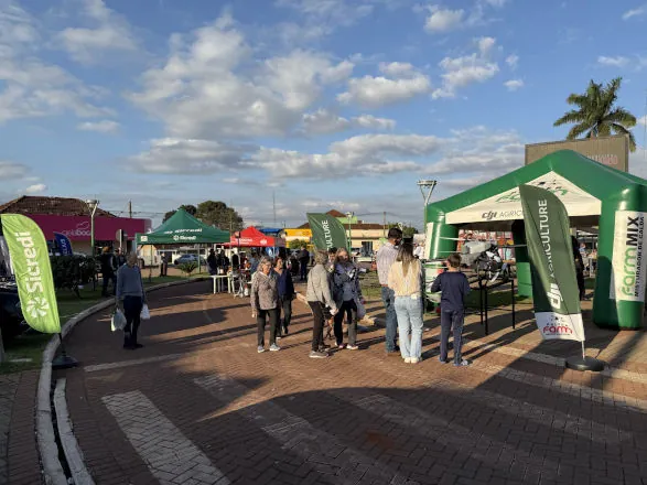 Sicredi Dexis realiza feira de negócios em Colorado