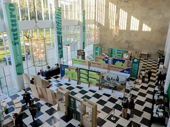 Amanhã é o último dia para conferir a Exposição do Ano Internacional das Cooperativas e do Centenário da Frísia, no Palácio Iguaçu