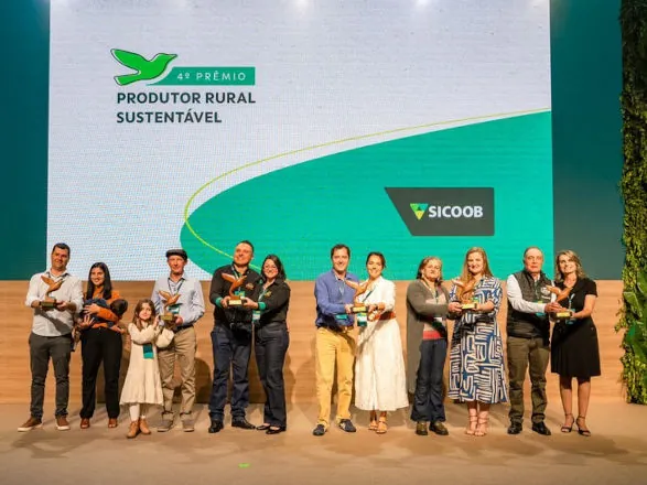 Sicoob celebra boas práticas no campo na 4ª edição do Prêmio Produtor Rural Sustentável