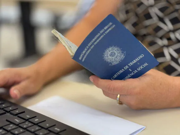 Taxa de desocupação atinge 5,8% no trimestre encerrado em junho, menor nível da série histórica
