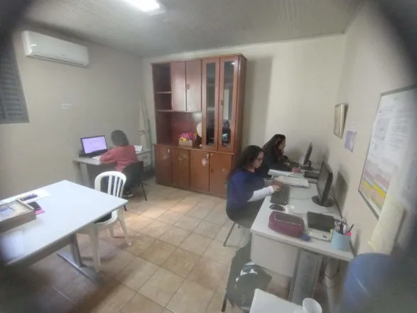 Sicredi Dexis doa computadores ao Lar Marília Barbosa e reforça compromisso com a comunidade 