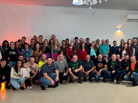 Cresol celebra o Dia Mundial da Juventude com investimentos e projetos que impactam jovens em todo o Brasil