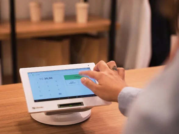 Clover: Sicredi disponibiliza solução de pagamento com gestão inteligente de PDV